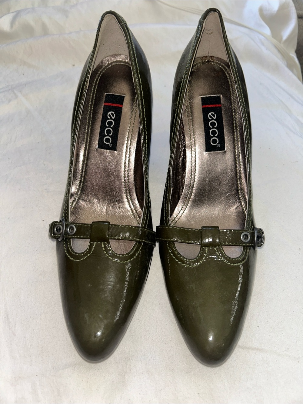 Ecco Olive Green Patent Leather Pointed-Toe Heels with Decorative Strap